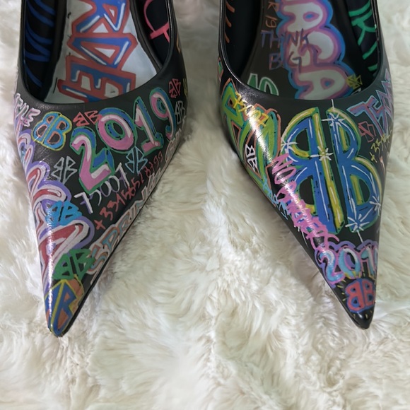 BALENCIAGA GRAFFITI KNIFE PUMPS , Limited edition , size 38.5 - Picture 5 of 9